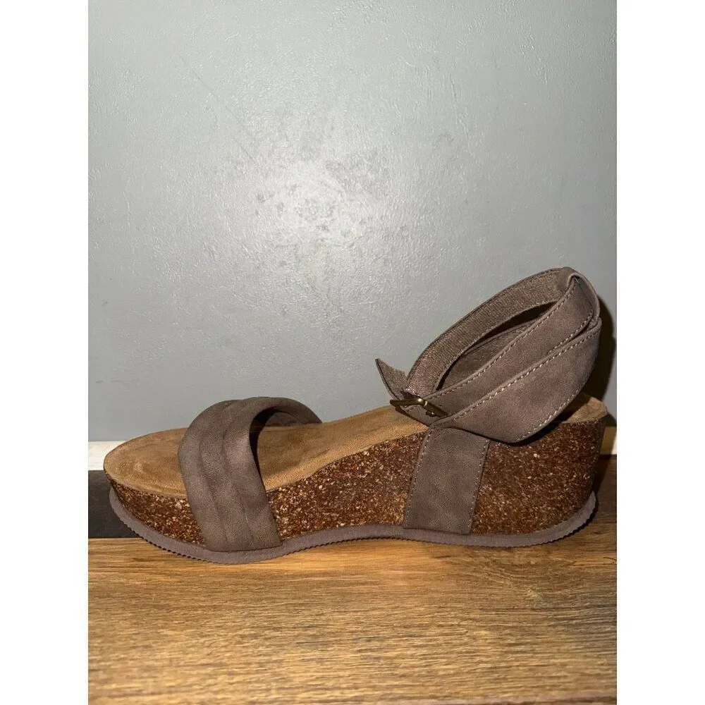 Maurice’s‎ Cami Comfort Wedge Heel Size 10